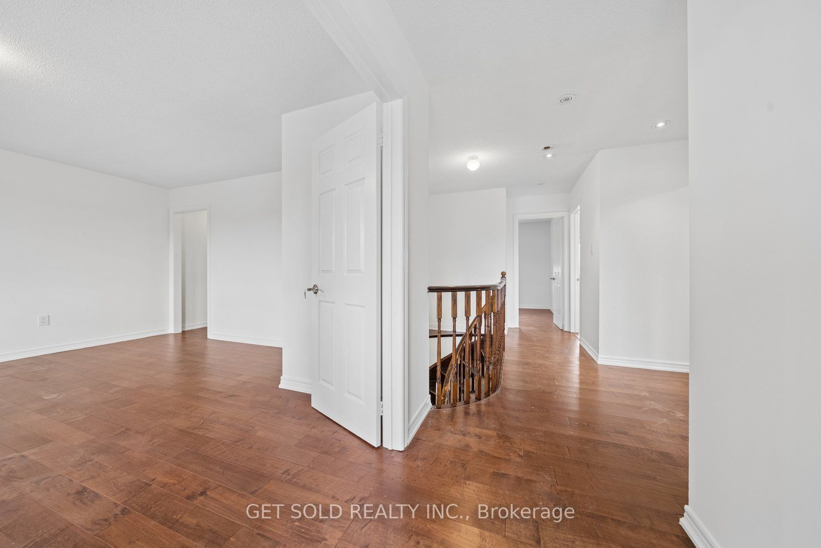 57 Oaklea Boulevard Property Photo 15