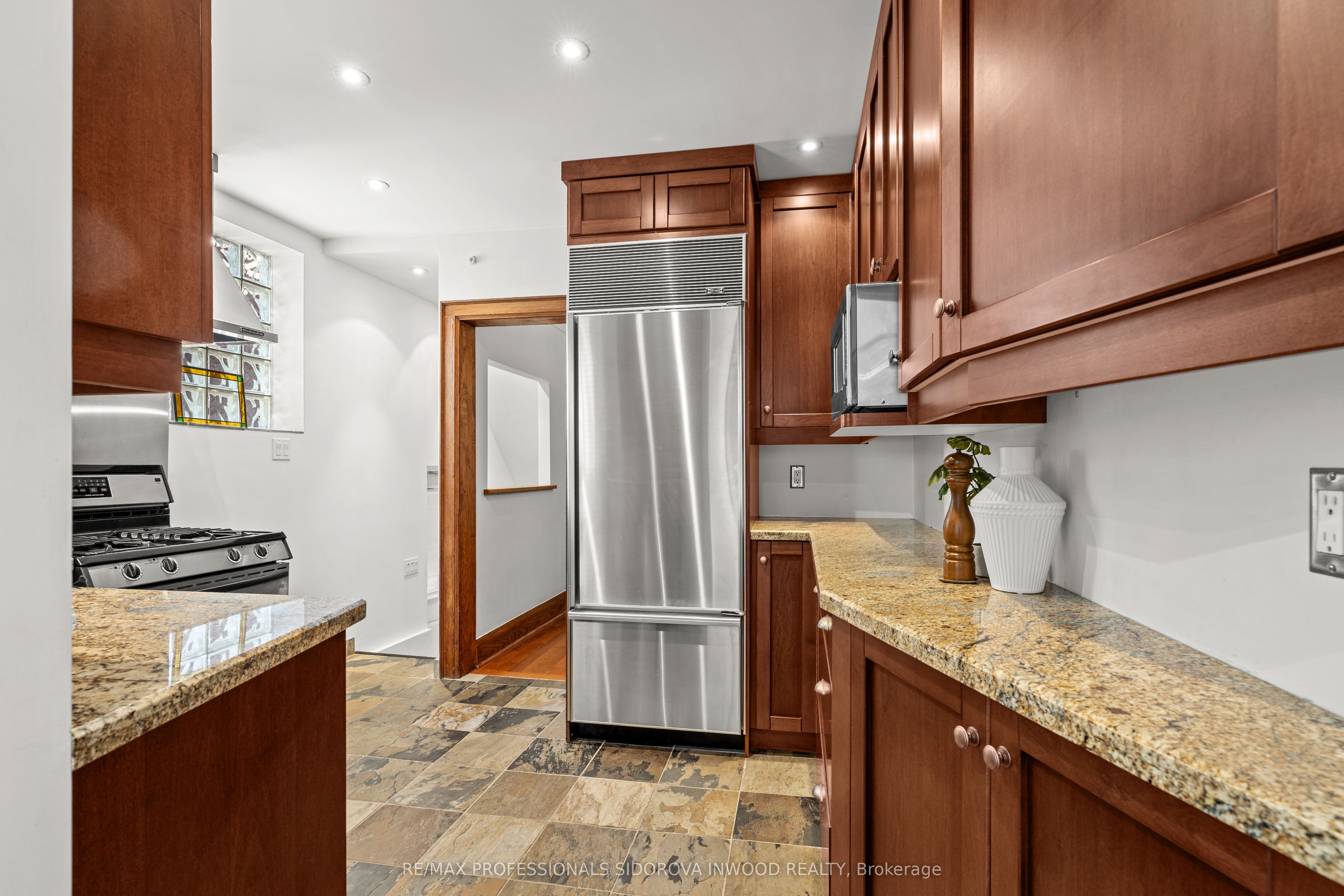 11 Winfield Avenue Property Photo 10