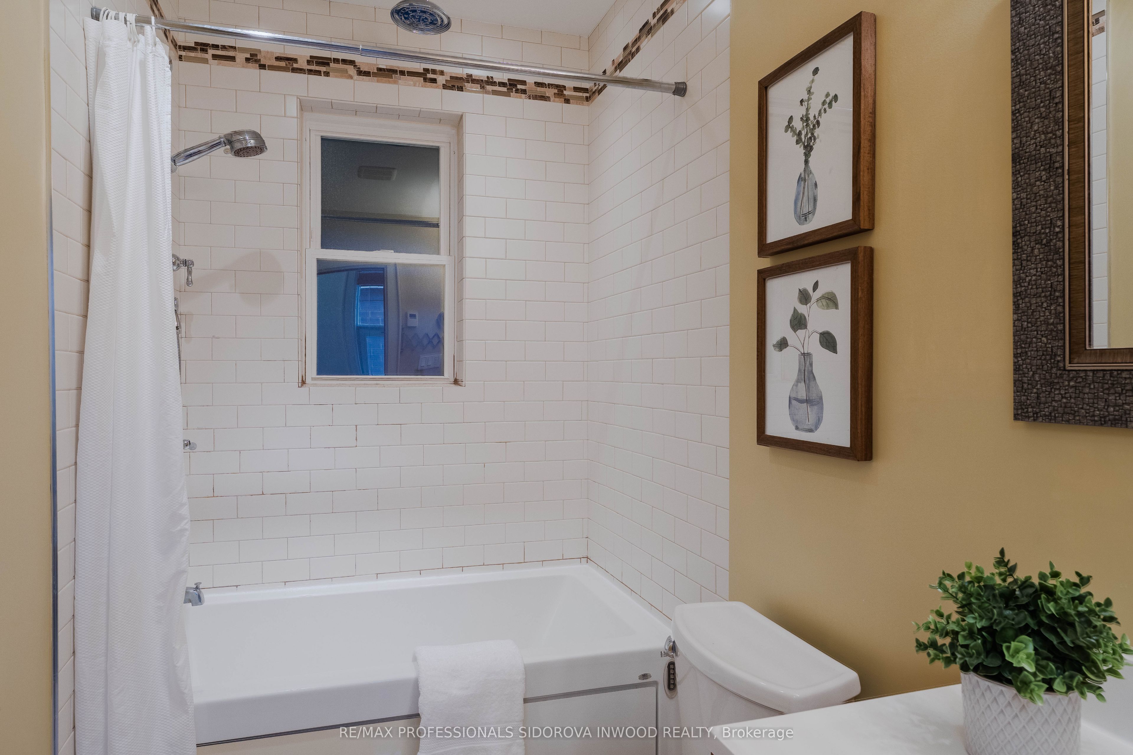 11 Winfield Avenue Property Photo 17