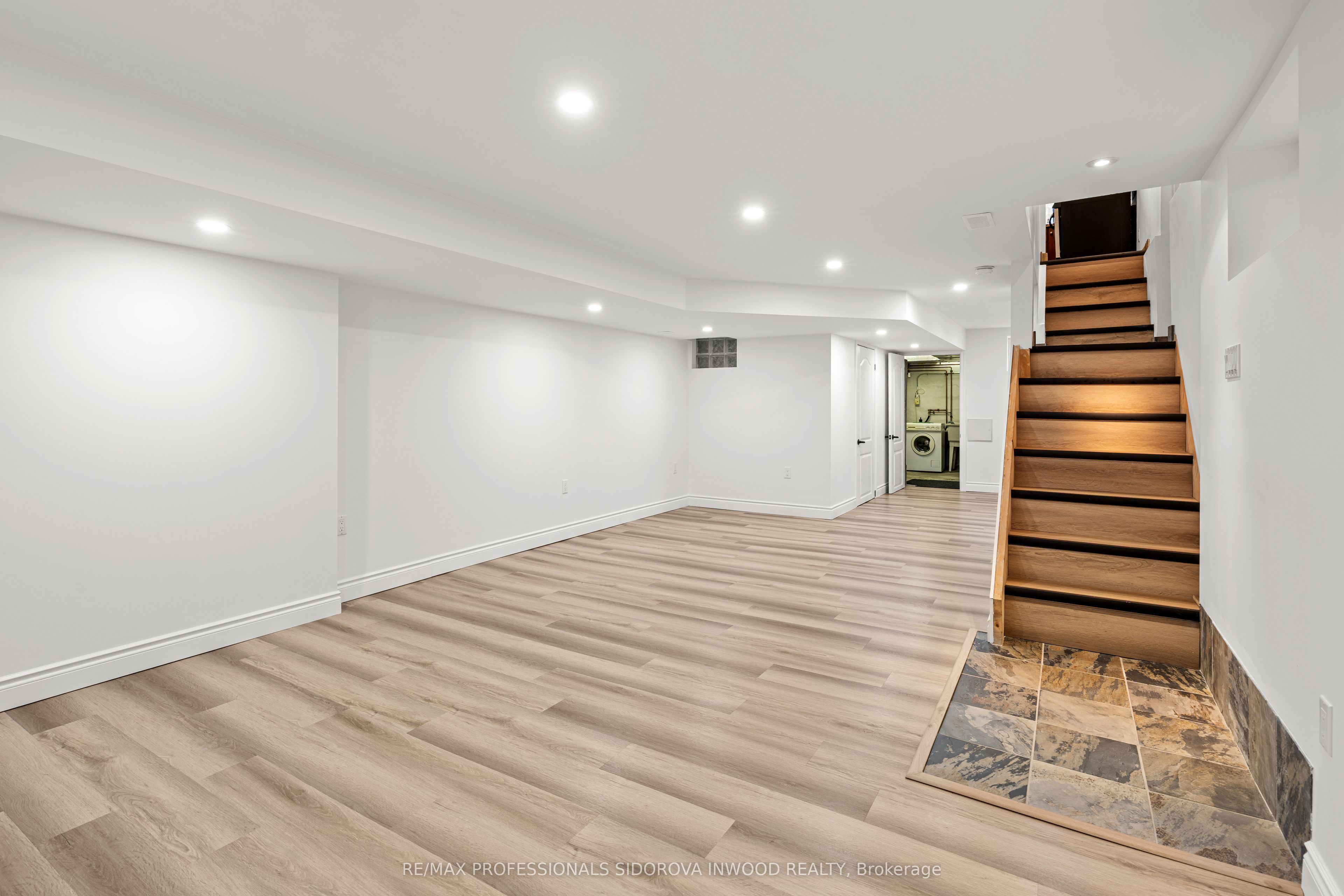 11 Winfield Avenue Property Photo 22
