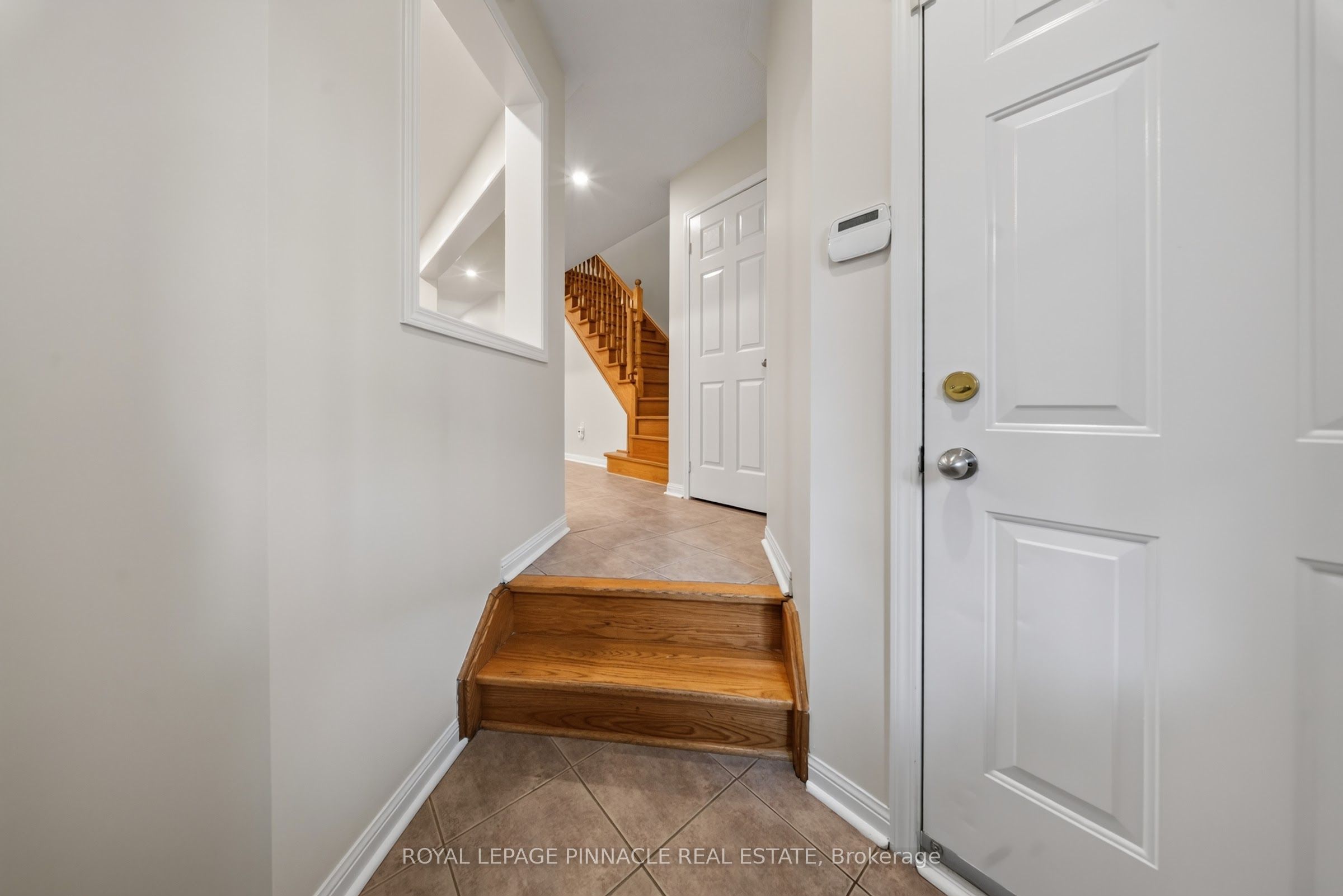 787 Avocado Crescent Property Photo 4
