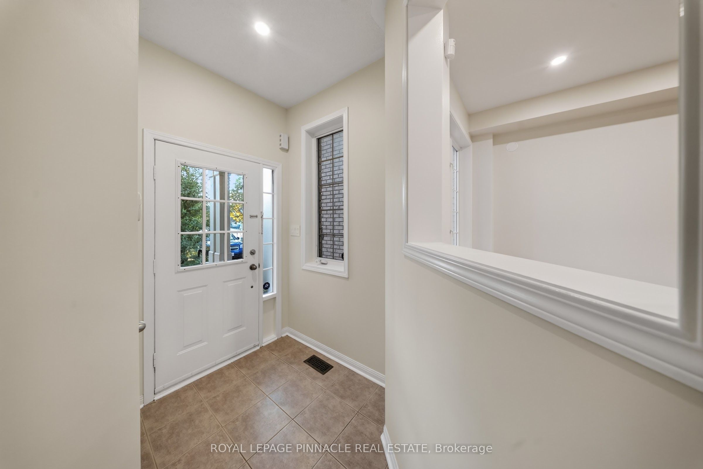 787 Avocado Crescent Property Photo 5