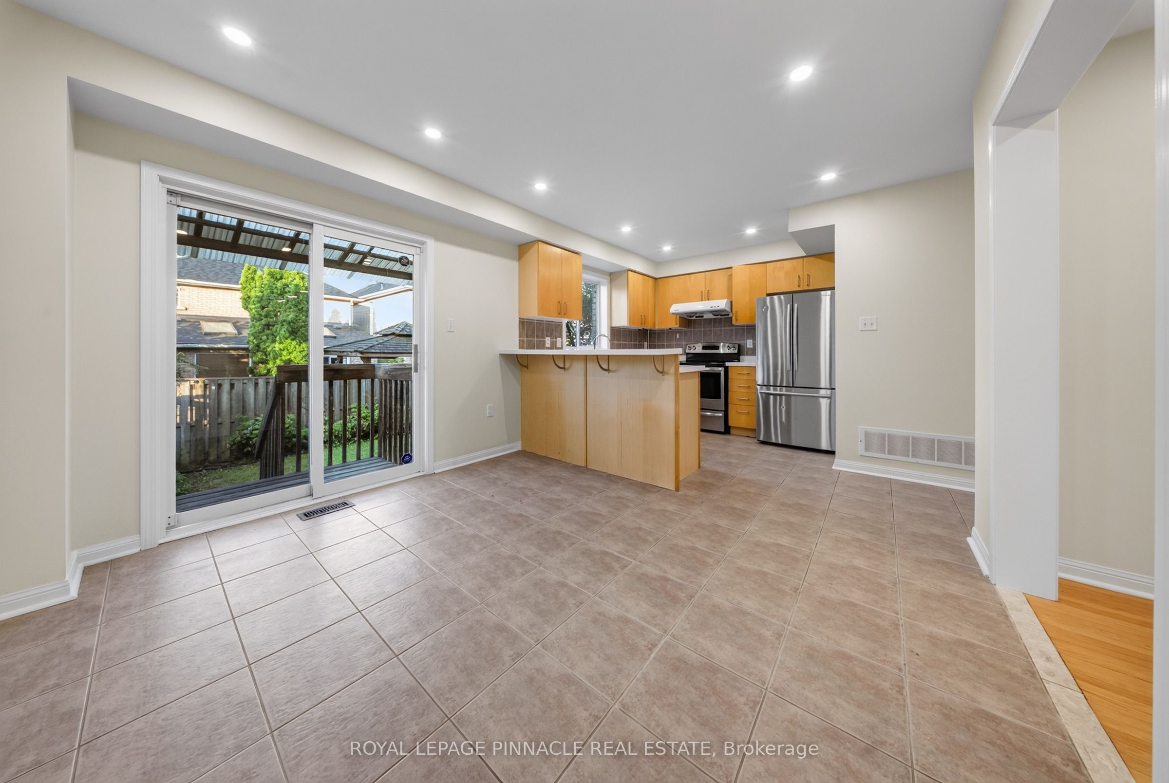 787 Avocado Crescent Property Photo 9