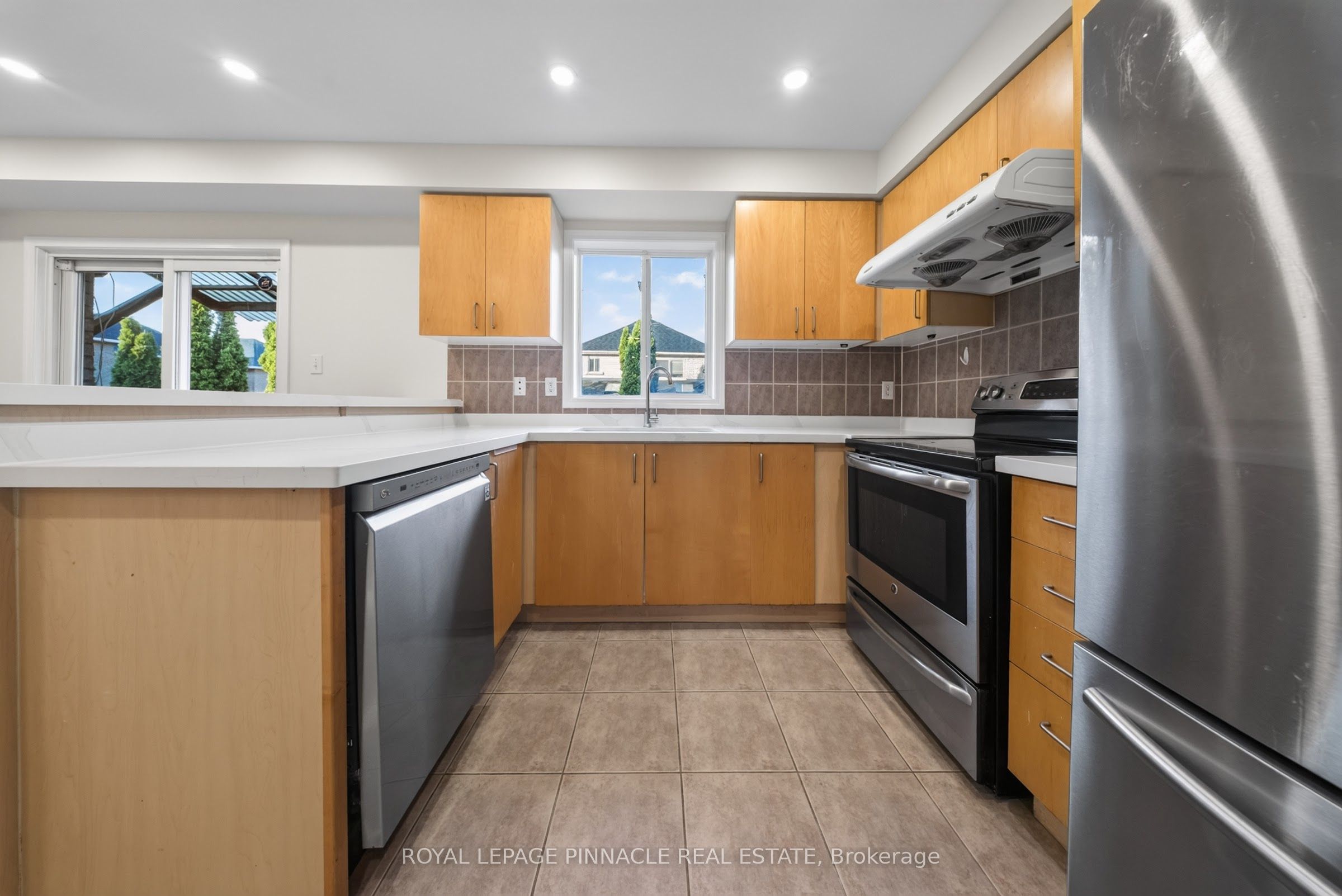 787 Avocado Crescent Property Photo 10