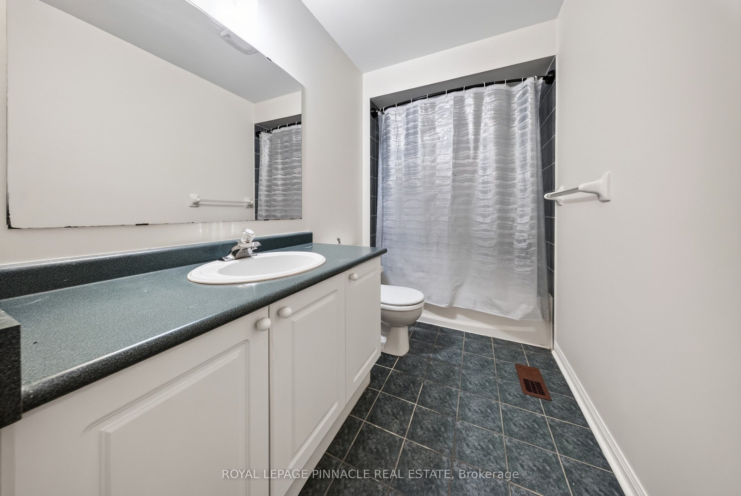 787 Avocado Crescent Property Photo 23