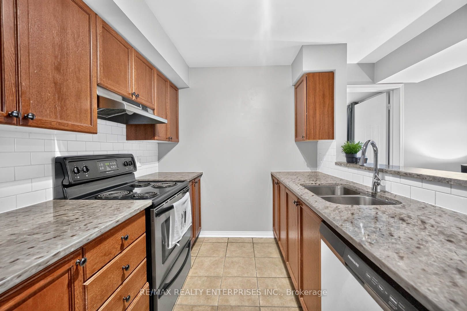 4975 Southampton Drive 145 Property Photo 12