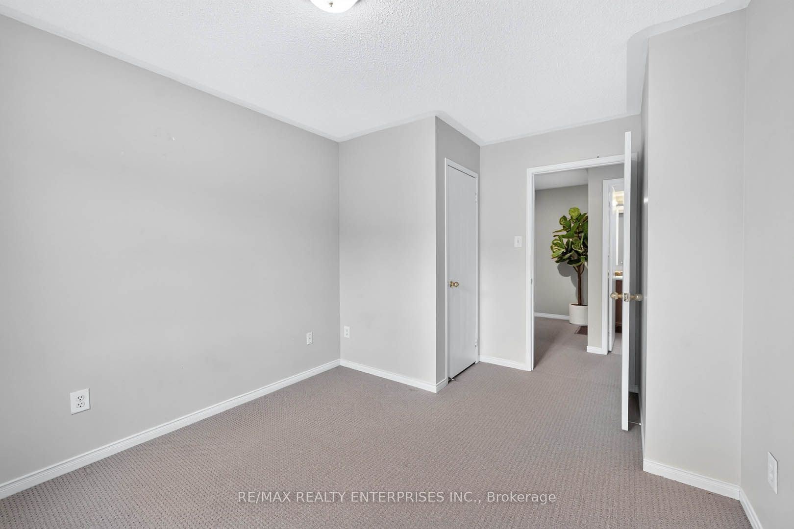4975 Southampton Drive 145 Property Photo 28