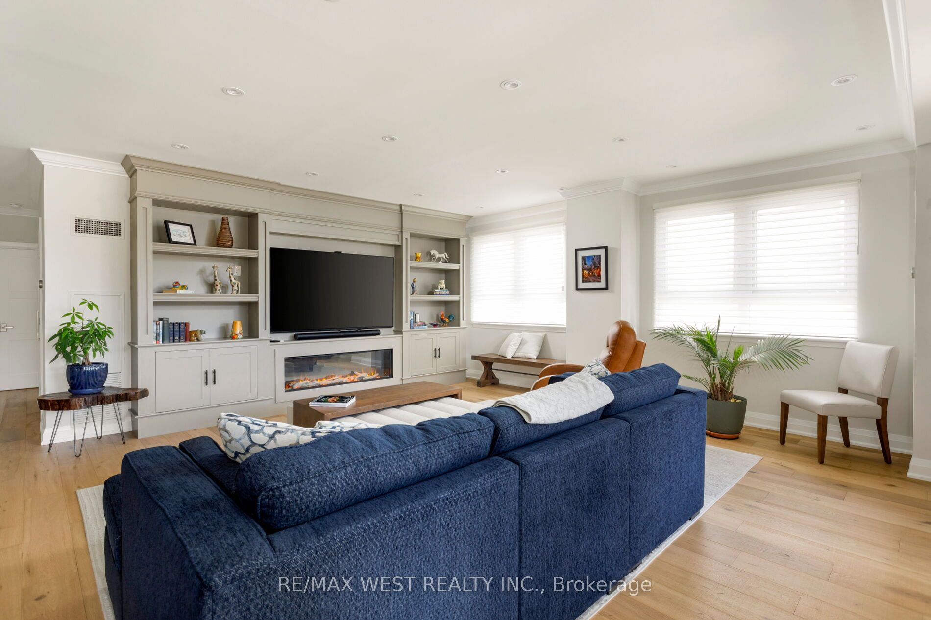 399 Elizabeth Street 905 Property Photo 8