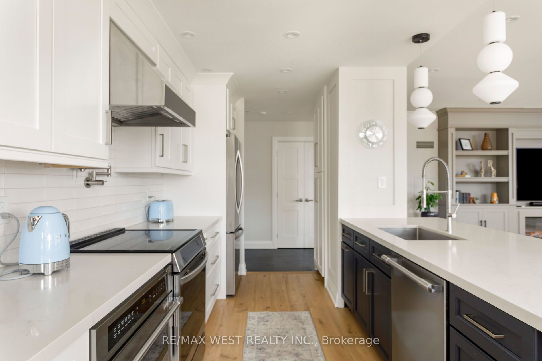 399 Elizabeth Street 905 Property Photo 13