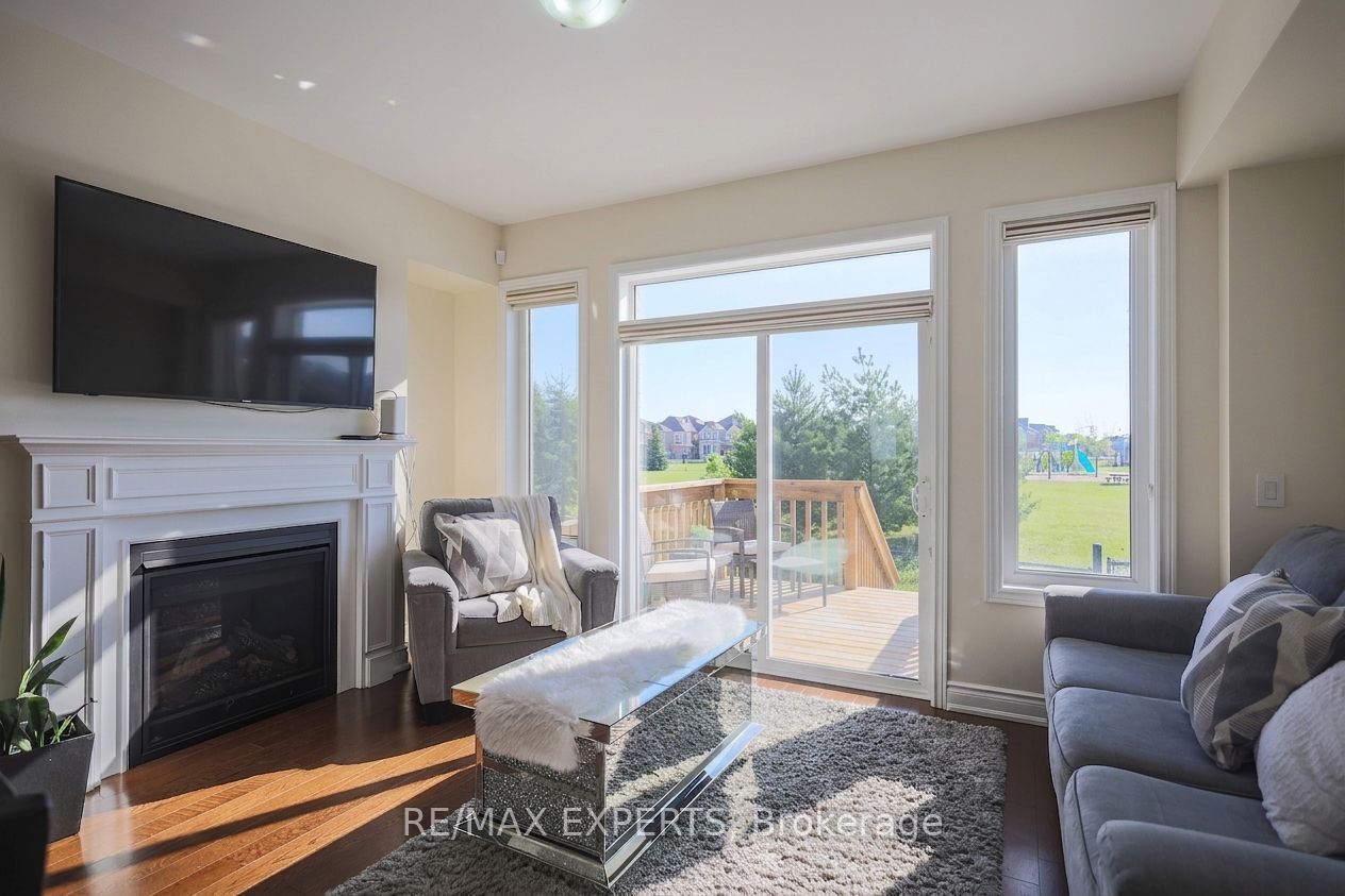 27 Hogan Manor Drive Property Photo 6