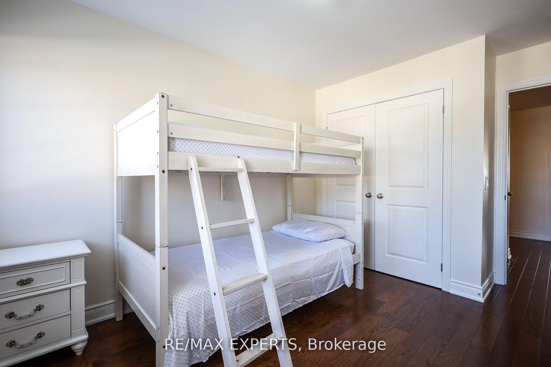 27 Hogan Manor Drive Property Photo 8