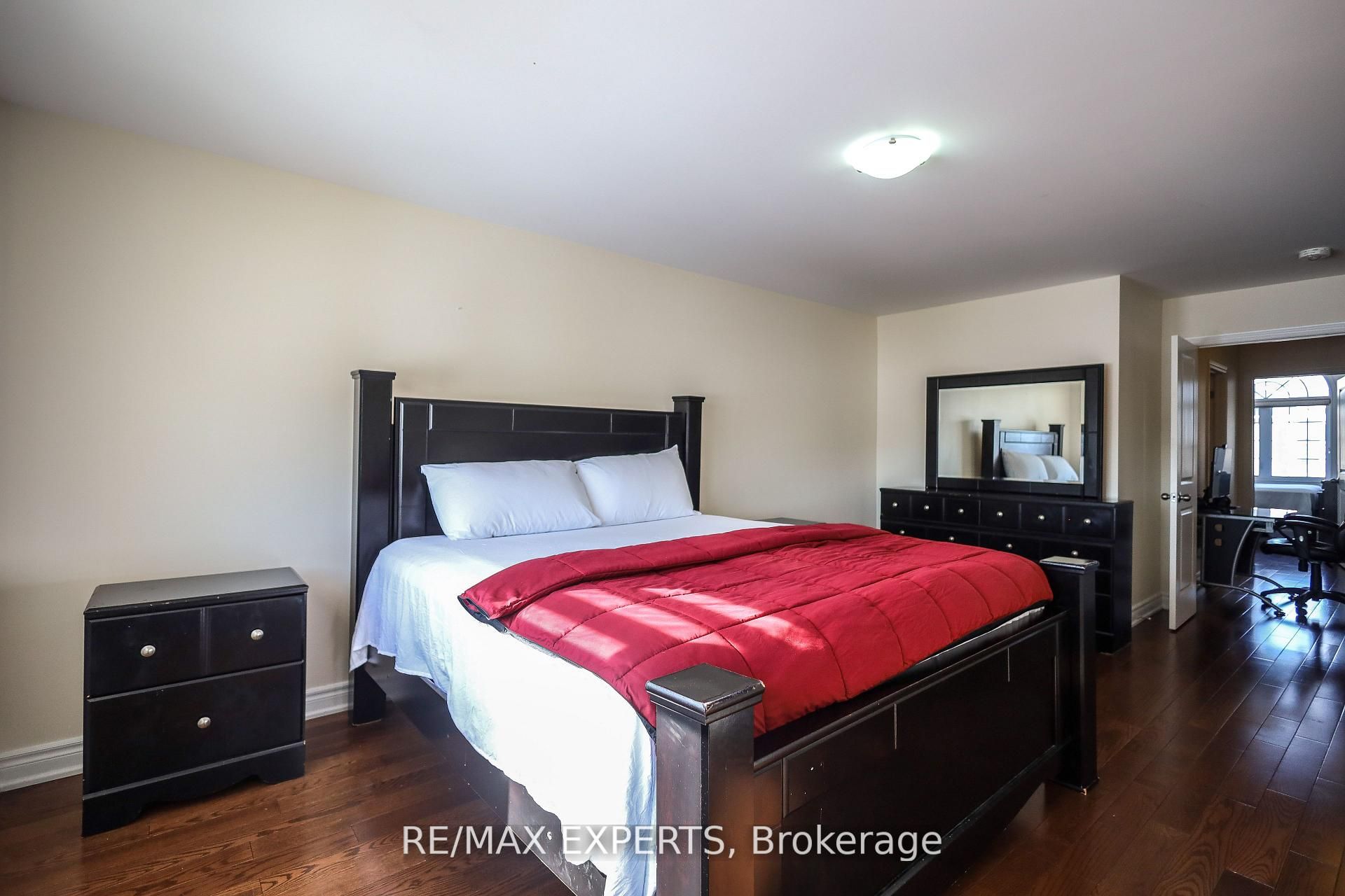 27 Hogan Manor Drive Property Photo 12