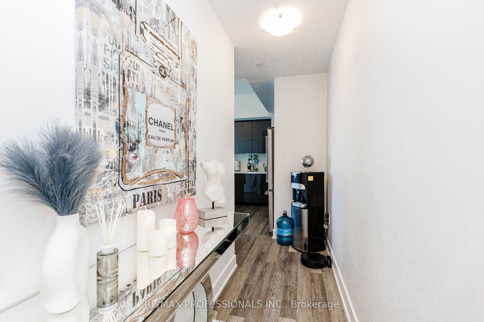 20 Shore Breeze Drive 1107 Property Photo 10