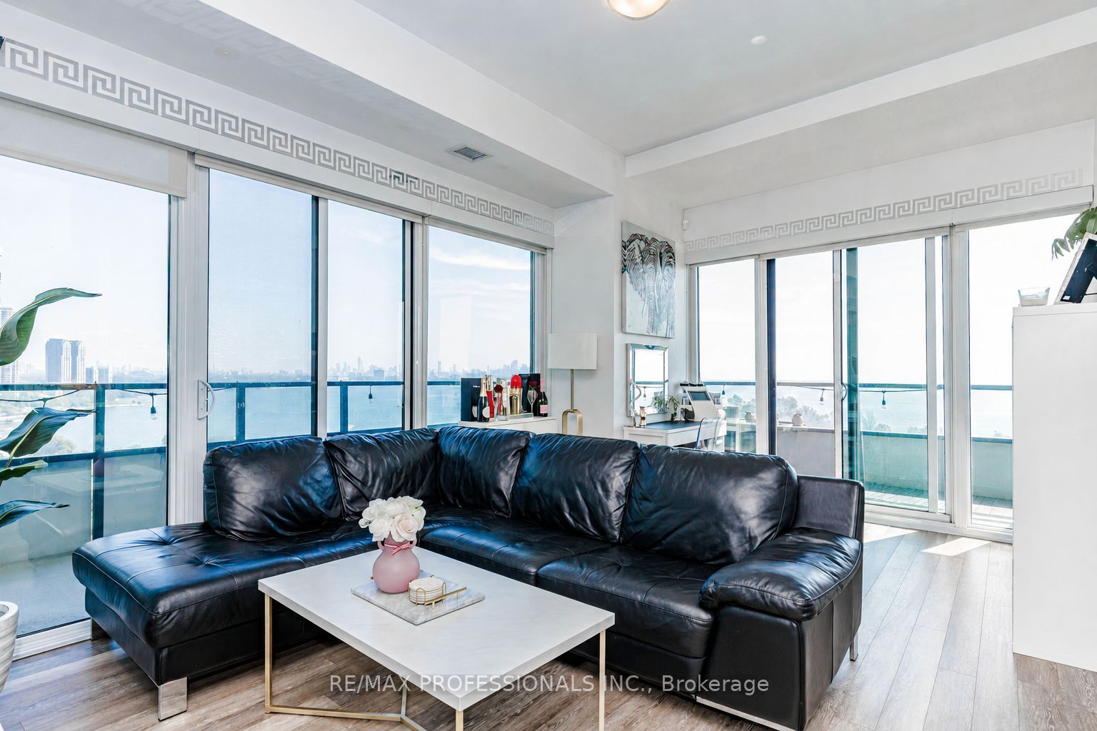 20 Shore Breeze Drive 1107 Property Photo 23