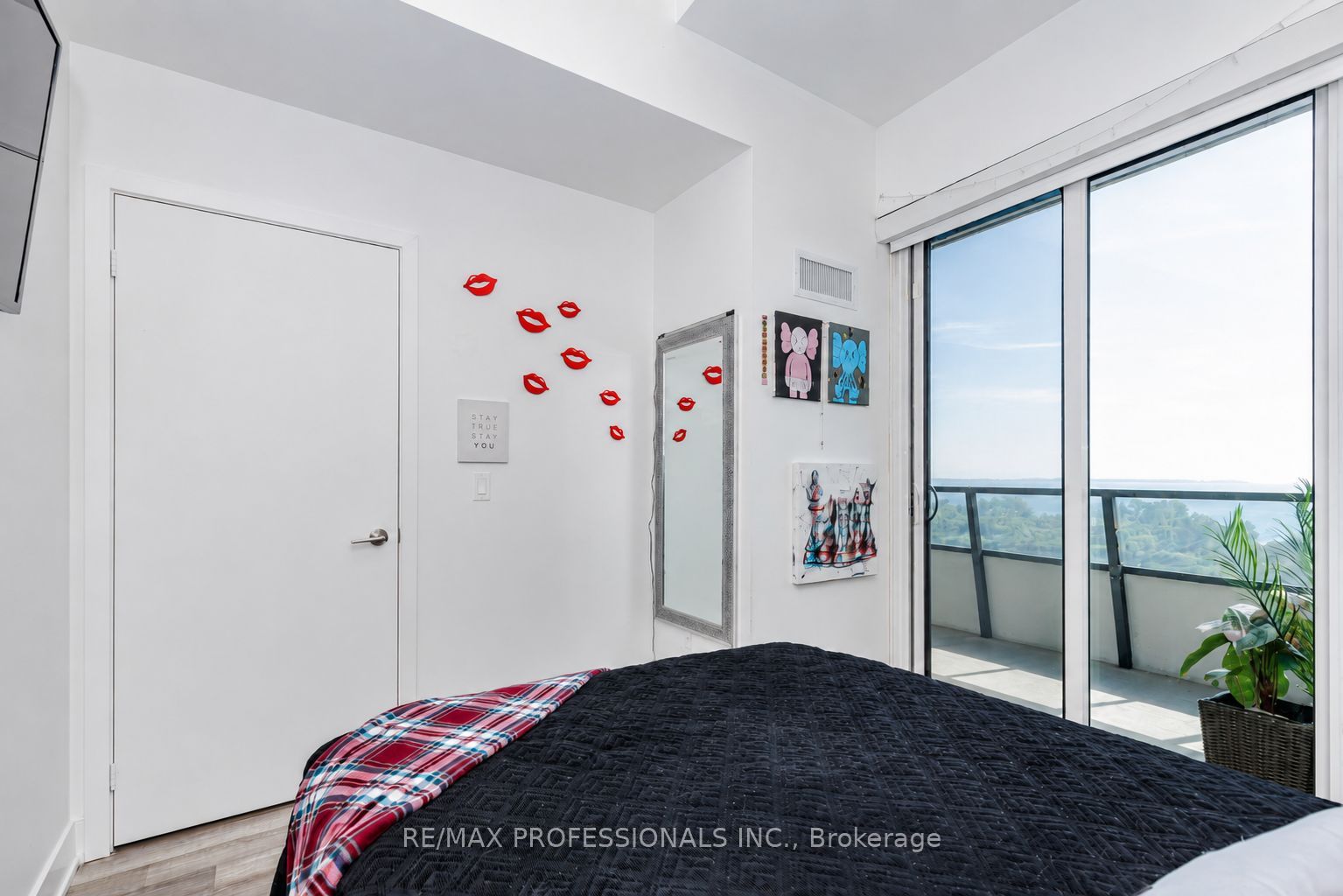 20 Shore Breeze Drive 1107 Property Photo 29