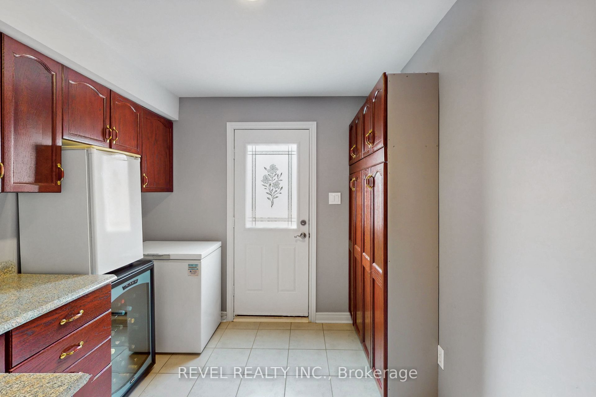 6872 Round Leaf Court Property Photo 19