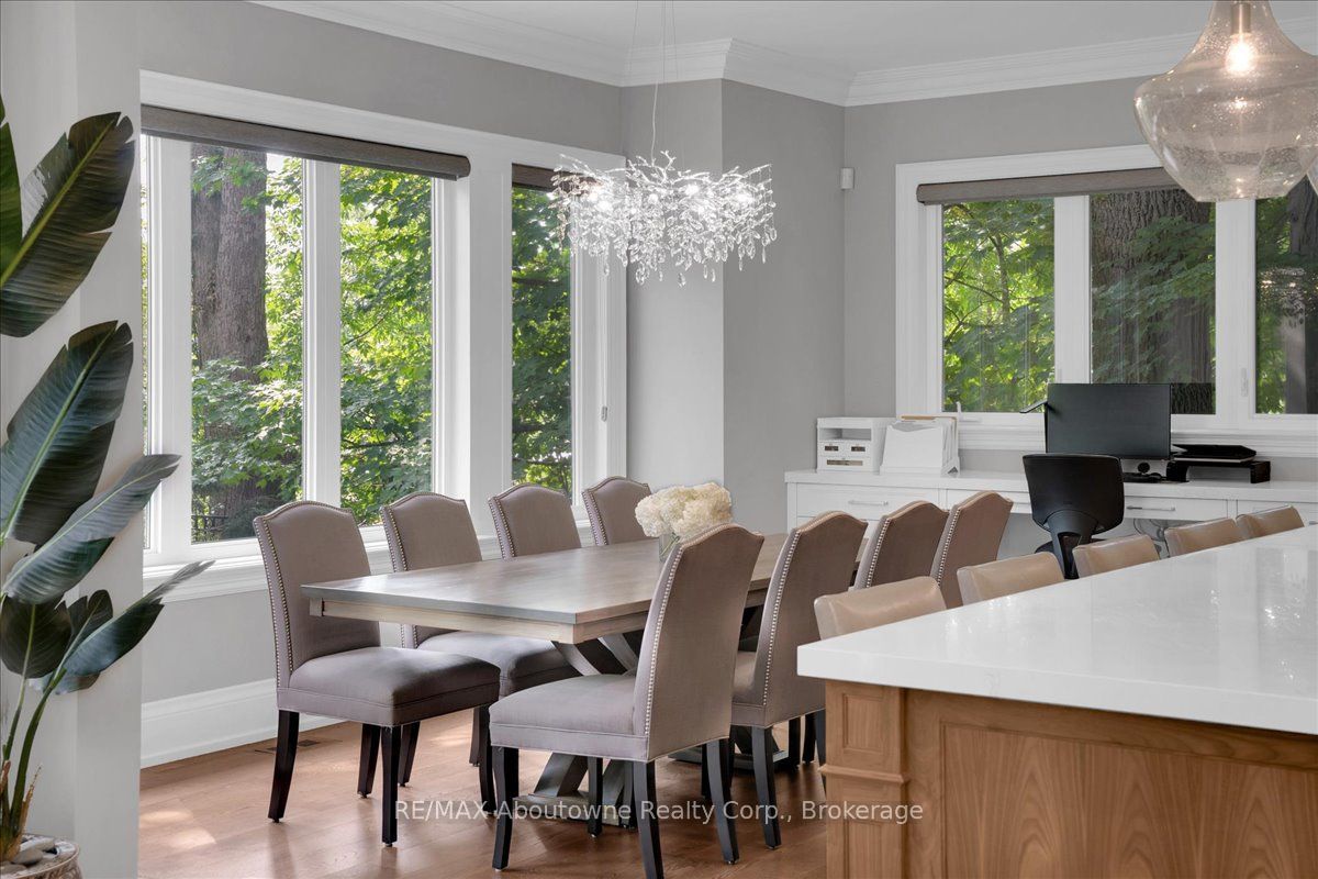 456 Lakeshore Road W Property Photo 11