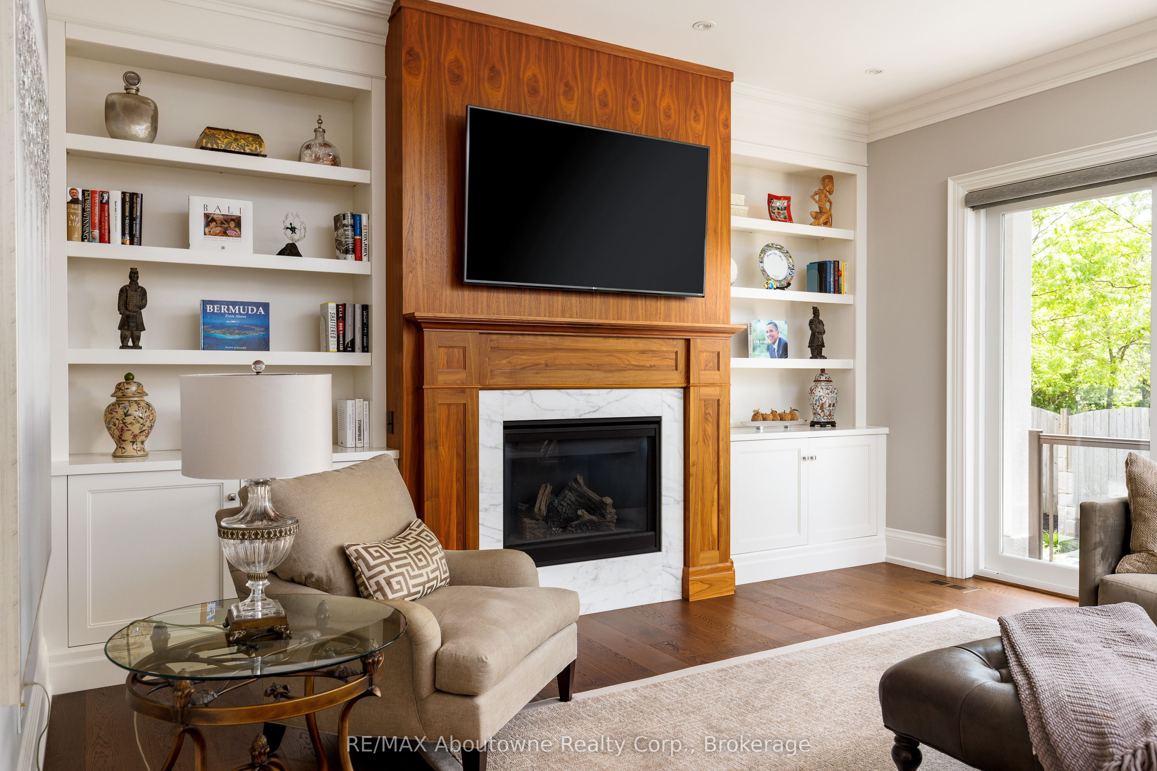 456 Lakeshore Road W Property Photo 15