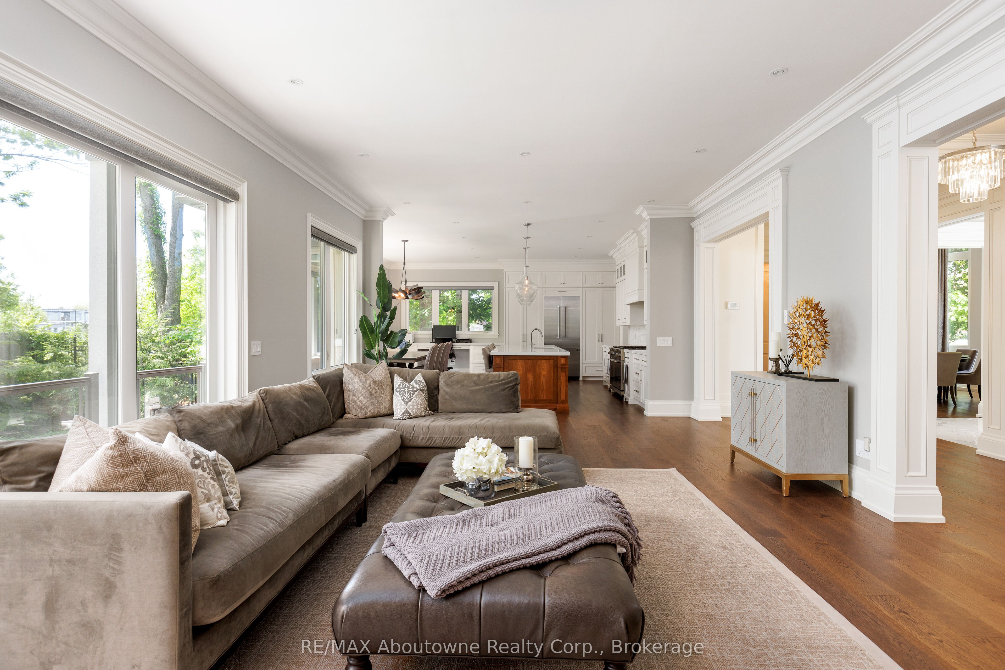456 Lakeshore Road W Property Photo 16