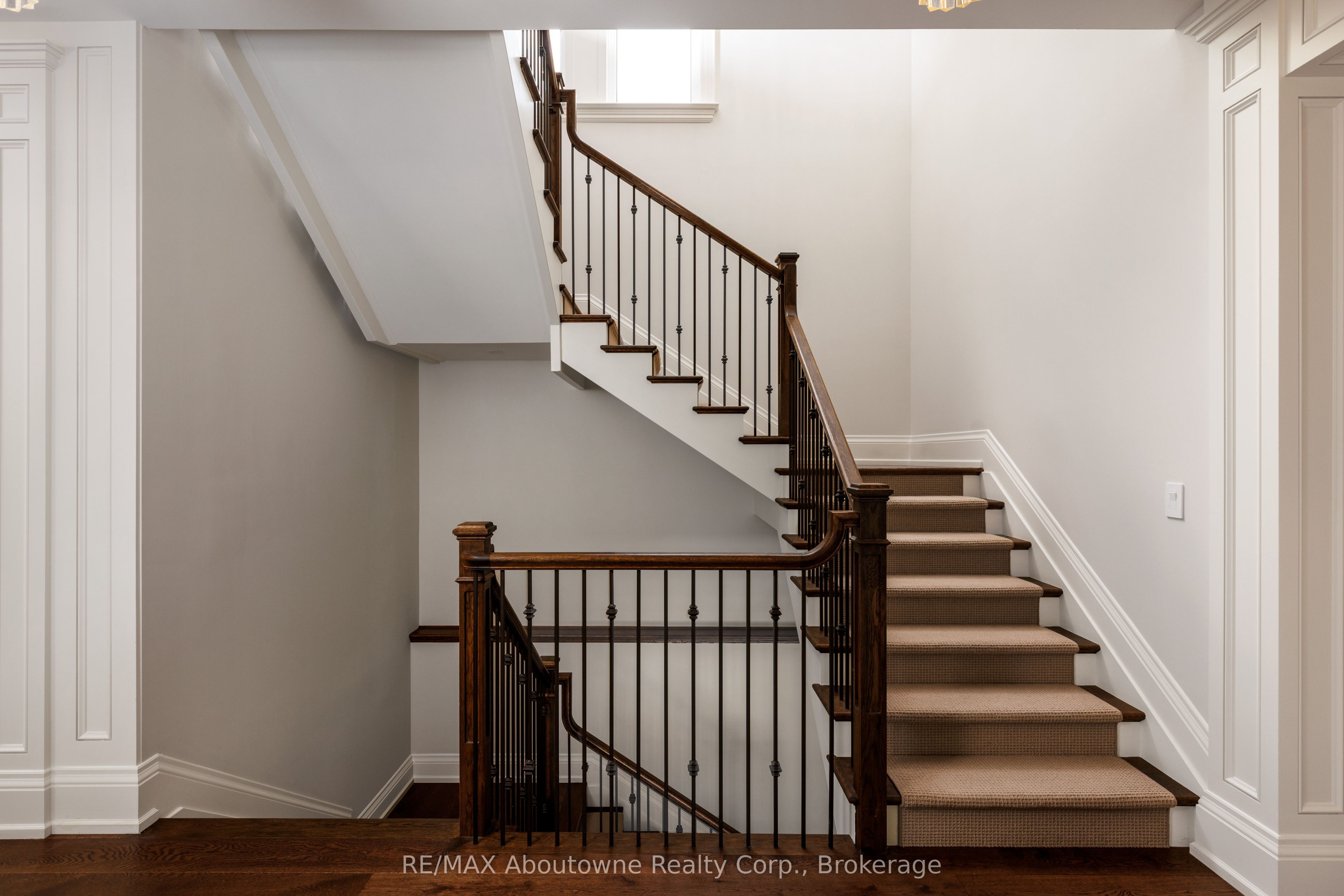 456 Lakeshore Road W Property Photo 22