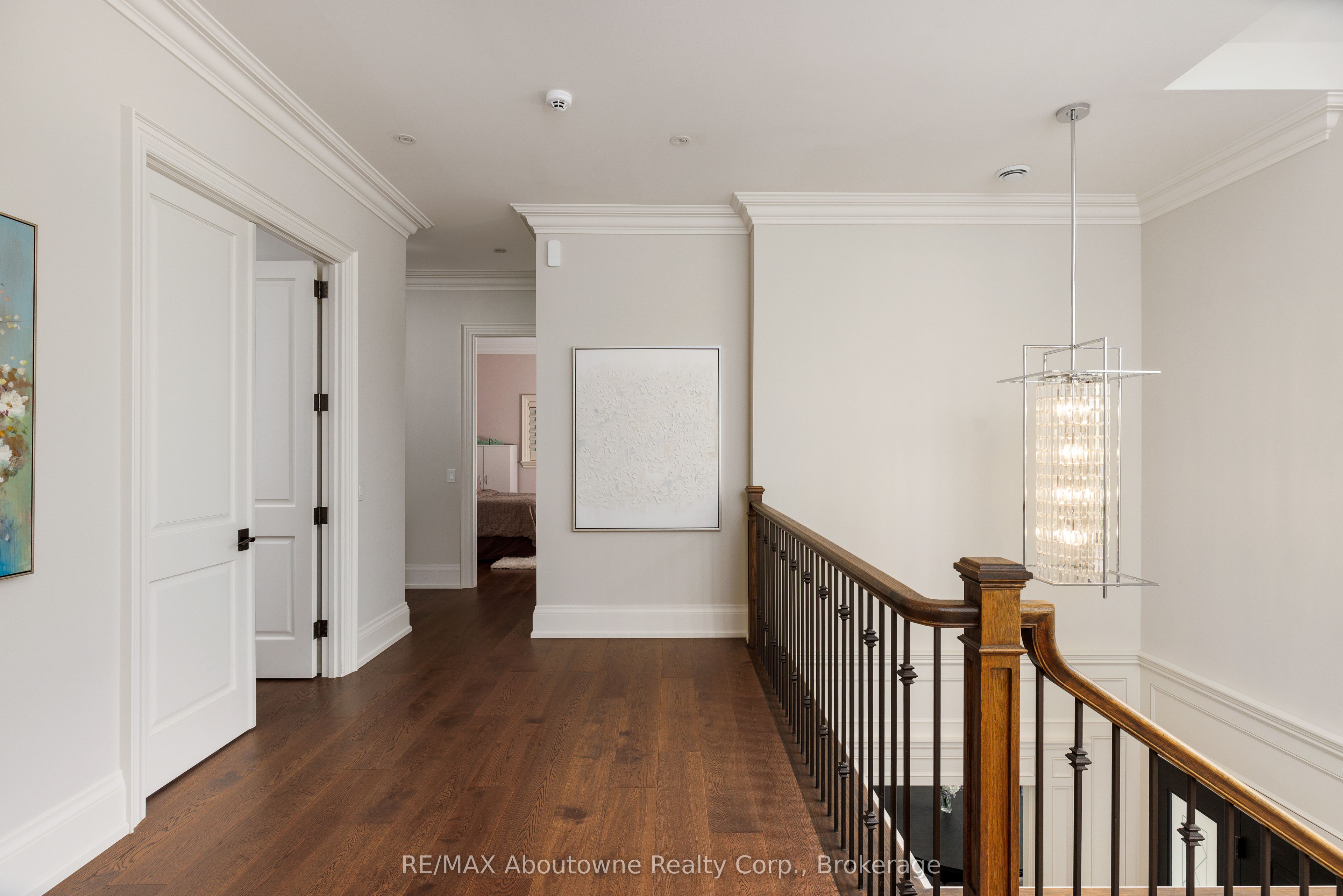 456 Lakeshore Road W Property Photo 23