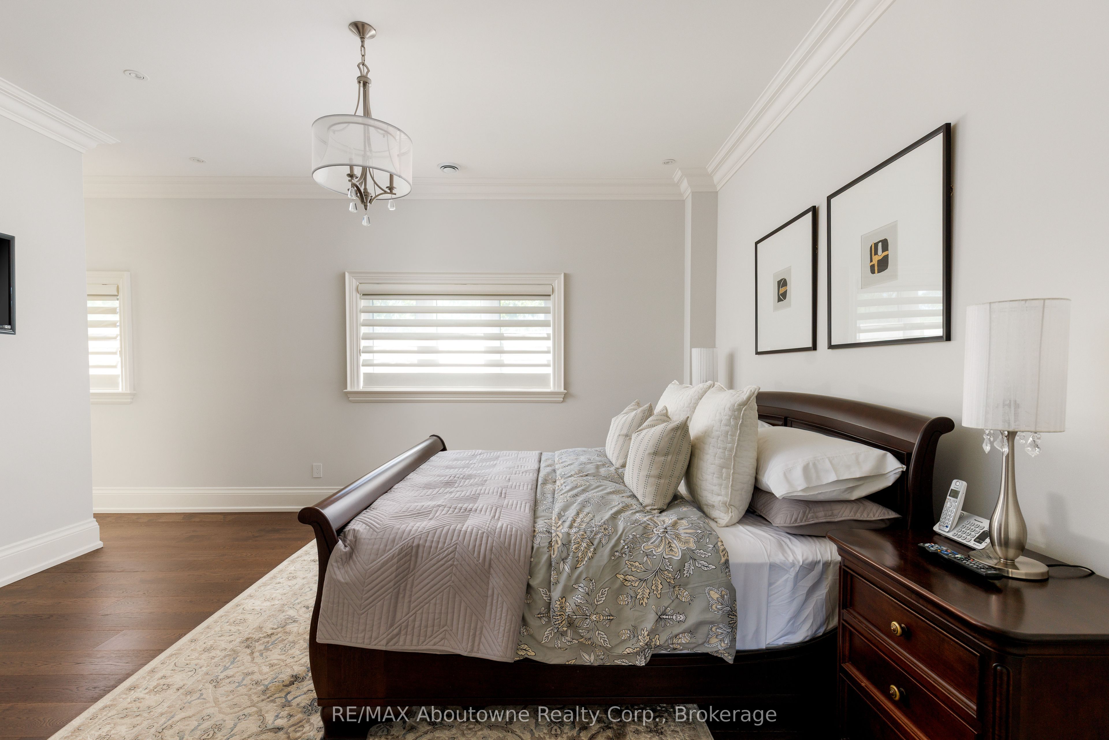 456 Lakeshore Road W Property Photo 24