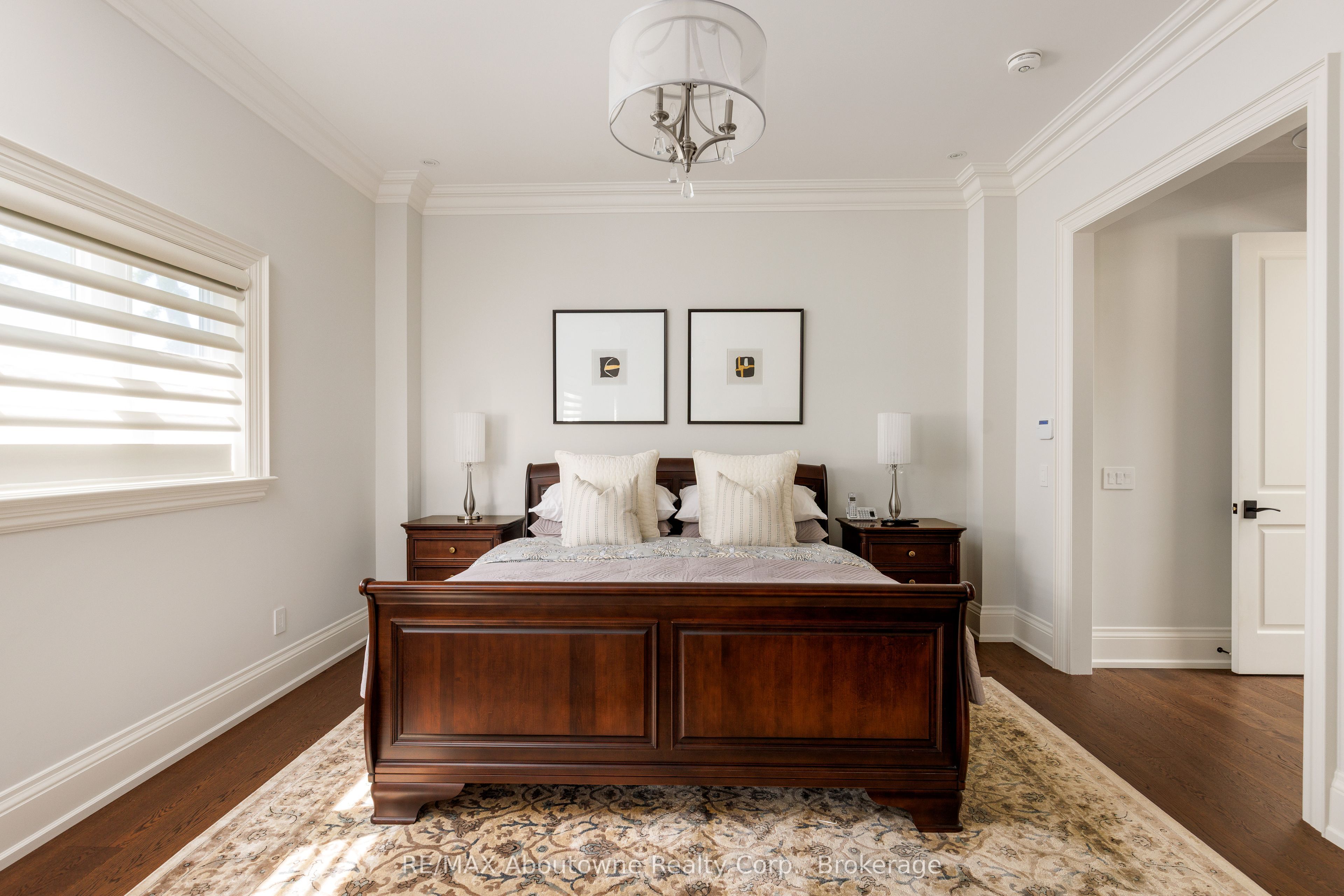 456 Lakeshore Road W Property Photo 25