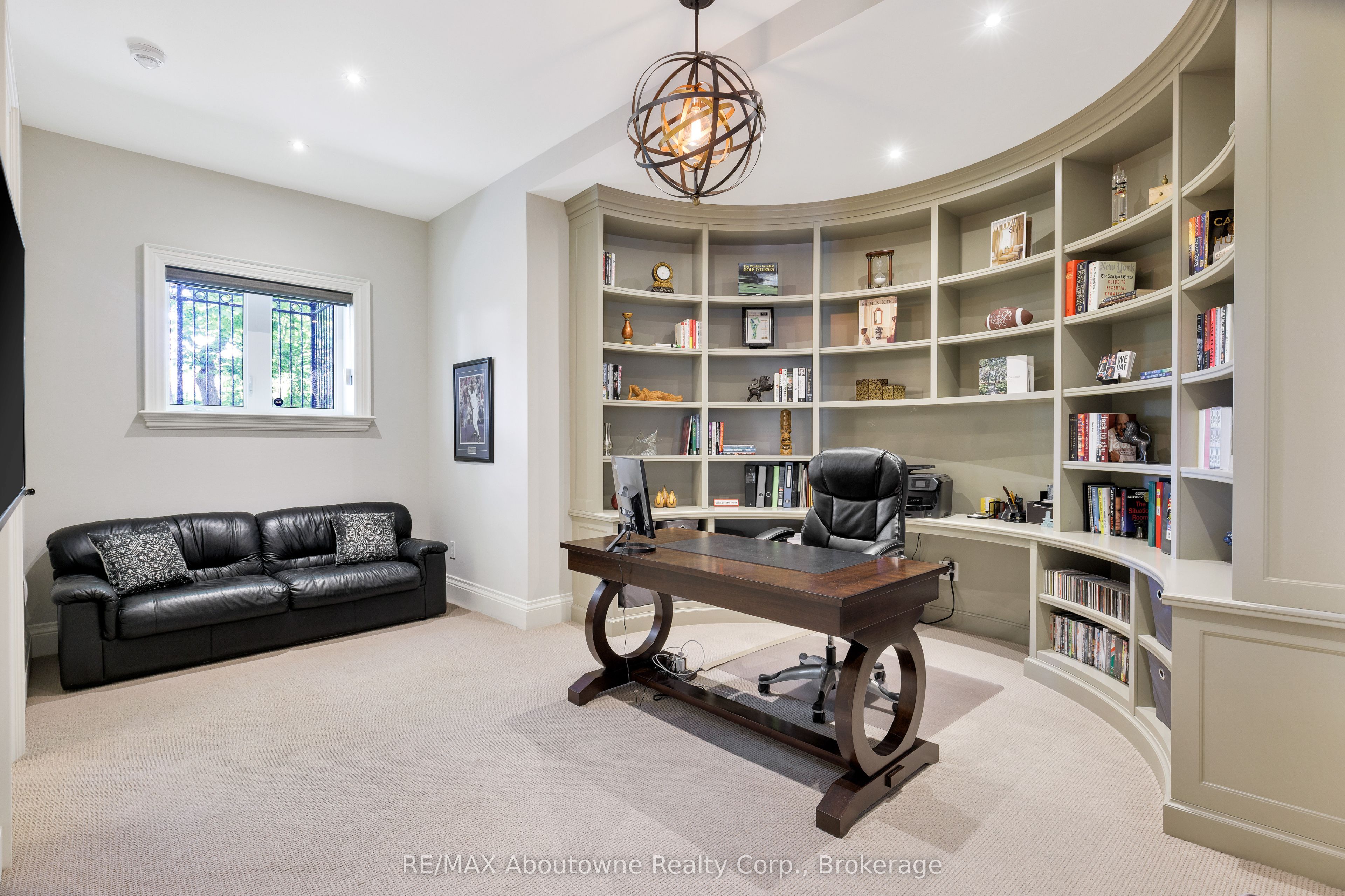 456 Lakeshore Road W Property Photo 41