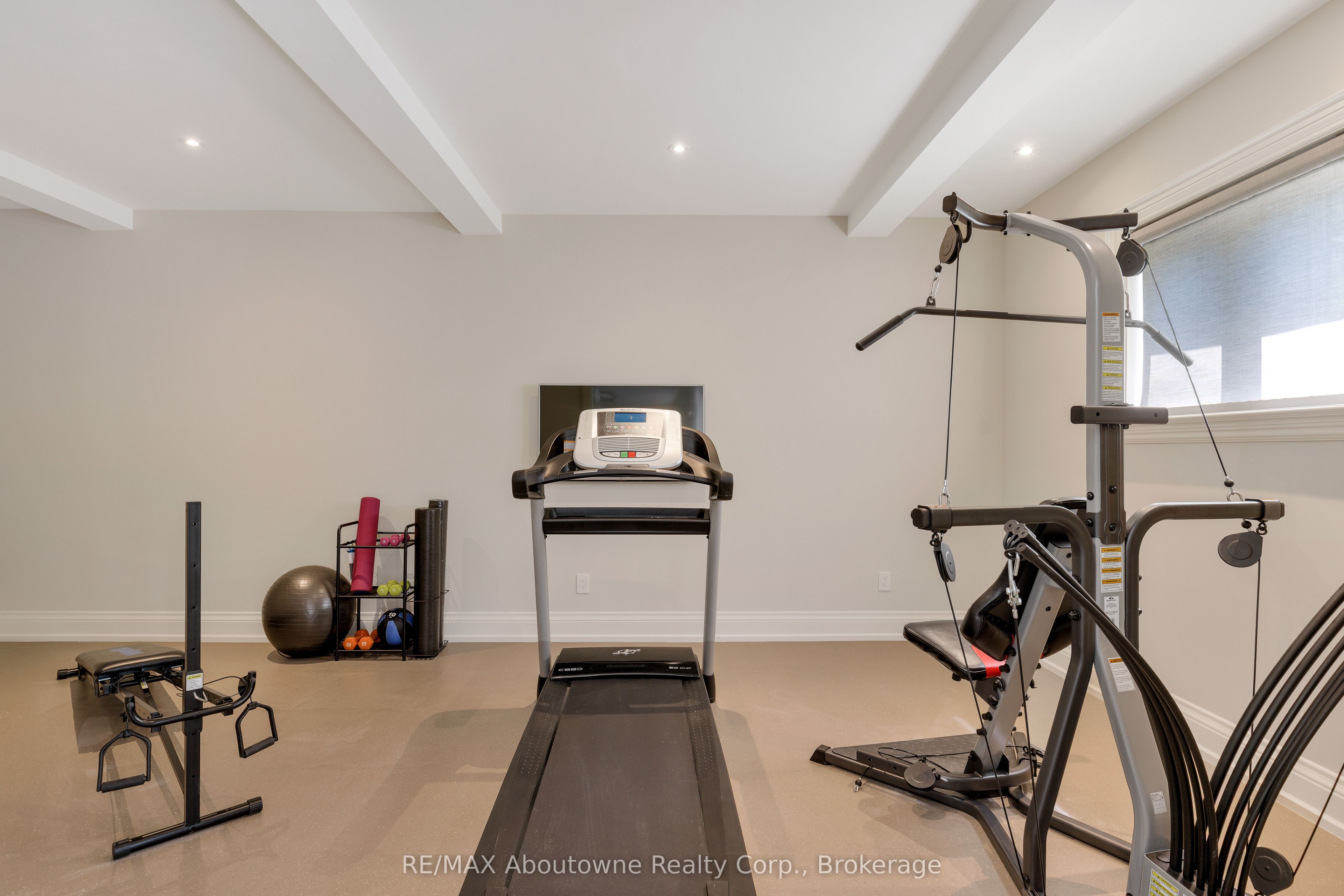 456 Lakeshore Road W Property Photo 43