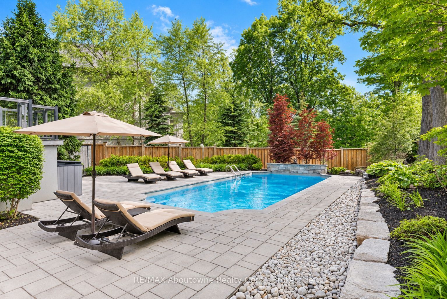 456 Lakeshore Road W Property Photo 46