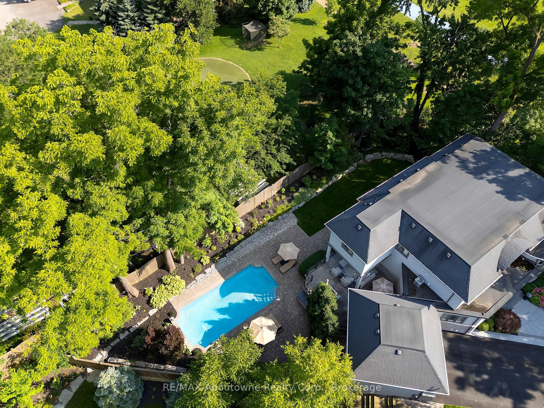 456 Lakeshore Road W Property Photo 49