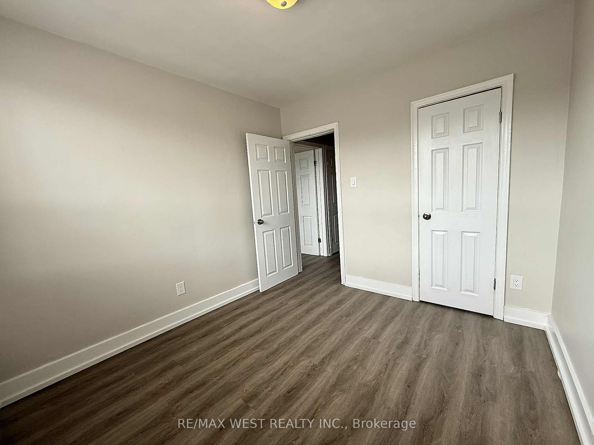 402 Royal York Road 2 Property Photo 4