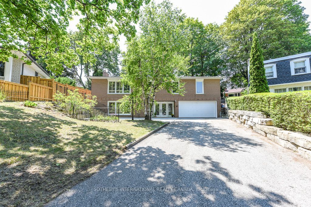 31 Queensborough Crescent