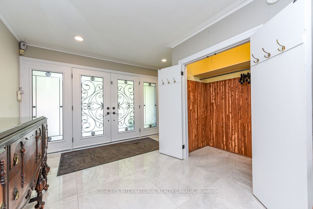 31 Queensborough Crescent Property Photo 6