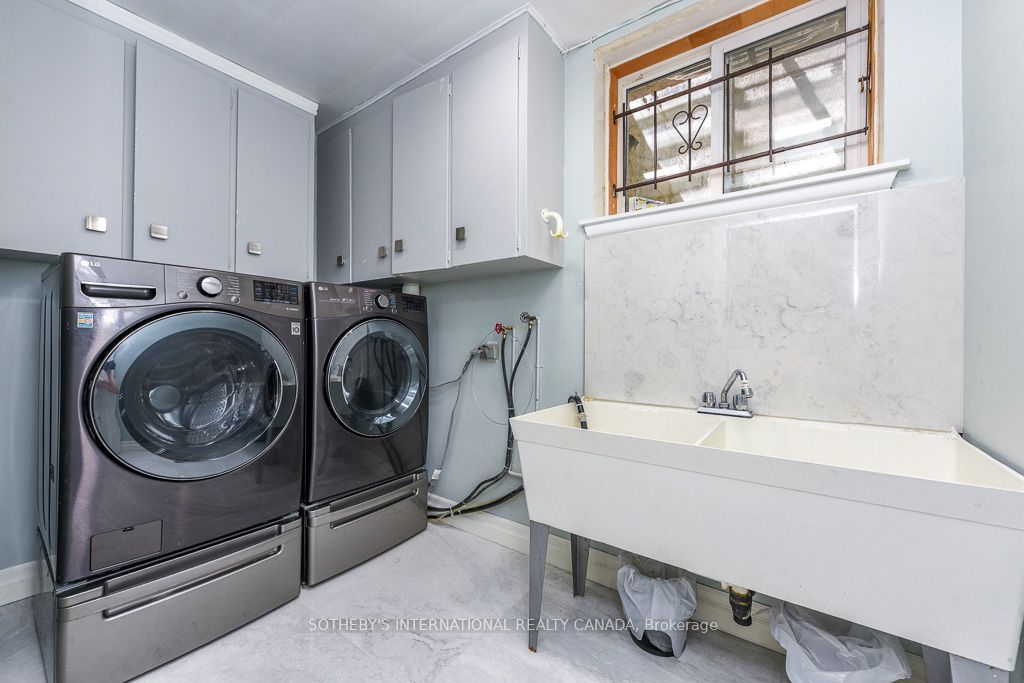 31 Queensborough Crescent Property Photo 12