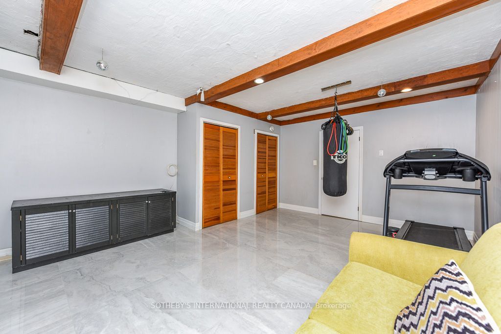 31 Queensborough Crescent Property Photo 15