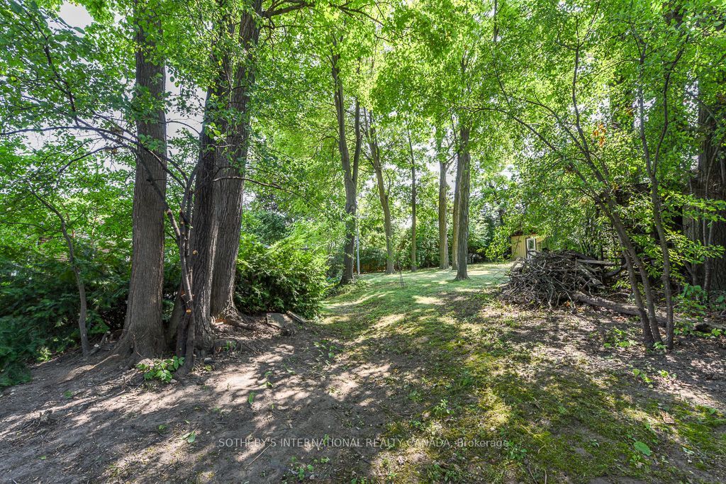 31 Queensborough Crescent Property Photo 37