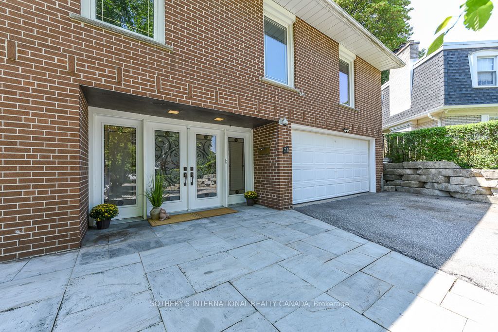 31 Queensborough Crescent Property Photo 38