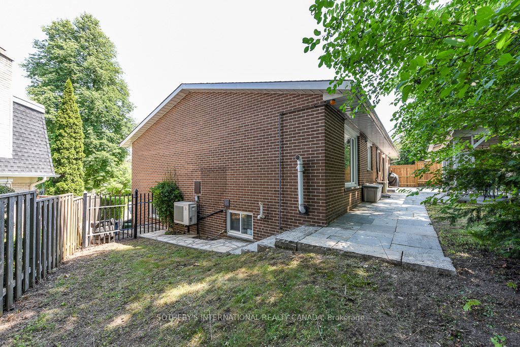 31 Queensborough Crescent Property Photo 39