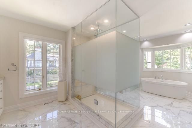 16 Ennisclare Drive W Property Photo 16