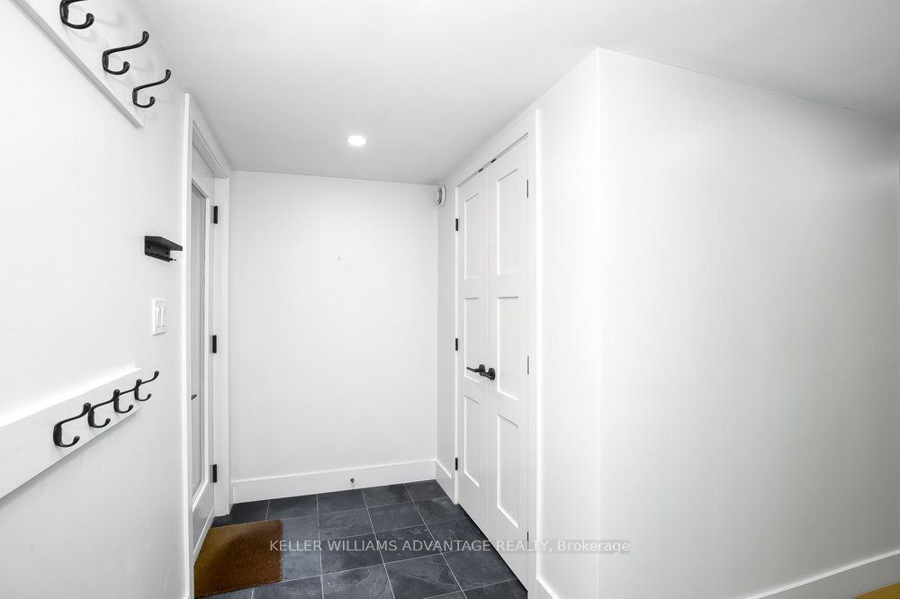 325 Perth Avenue Lower Property Photo 7