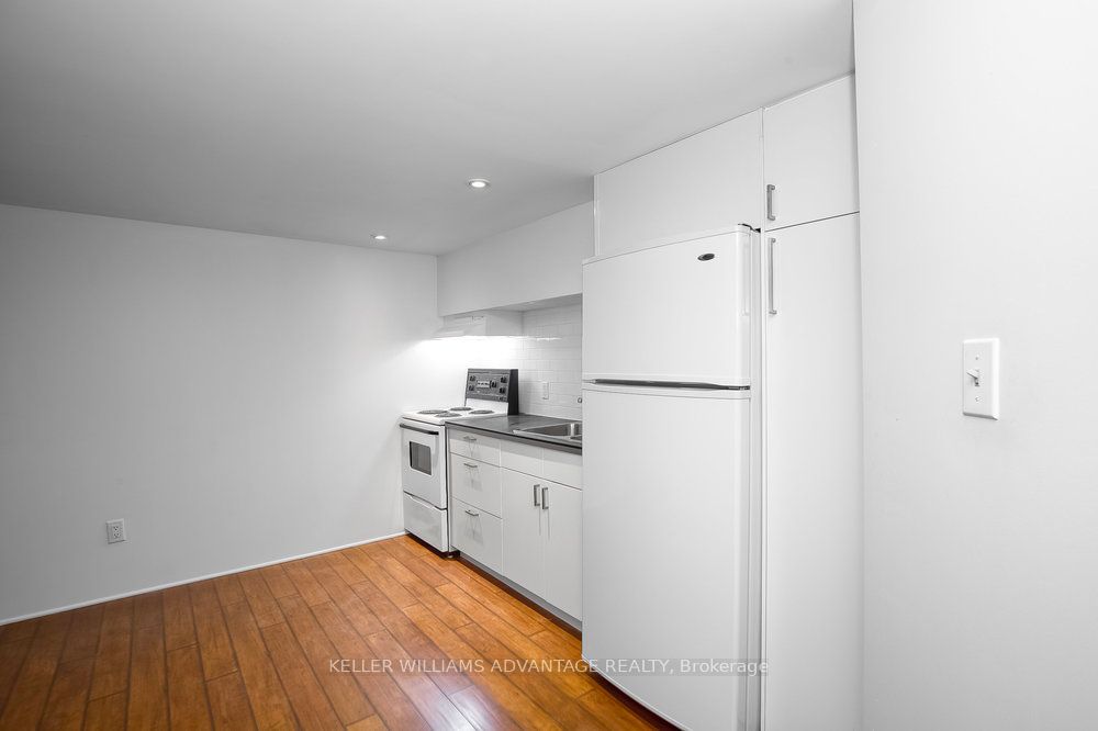 325 Perth Avenue Lower Property Photo 12