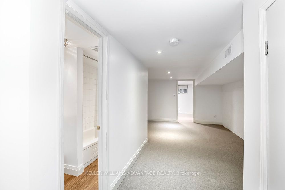325 Perth Avenue Lower Property Photo 14