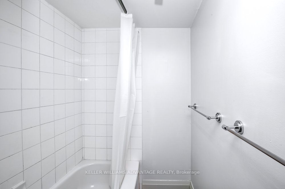 325 Perth Avenue Lower Property Photo 16