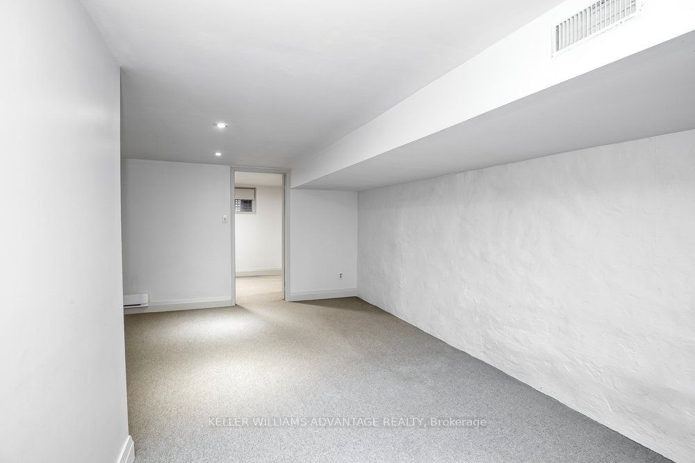 325 Perth Avenue Lower Property Photo 17