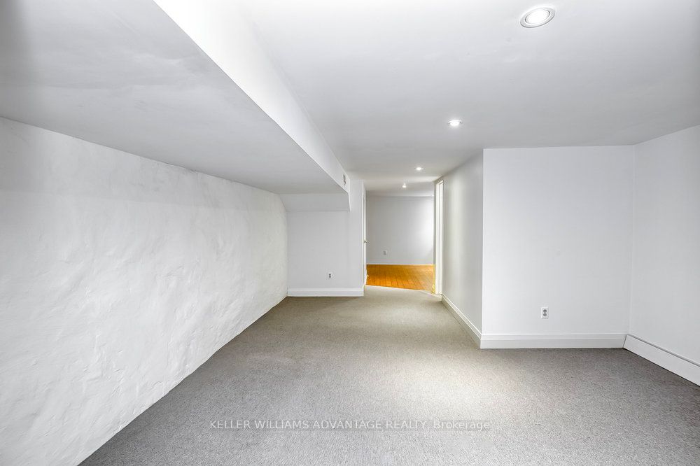 325 Perth Avenue Lower Property Photo 18