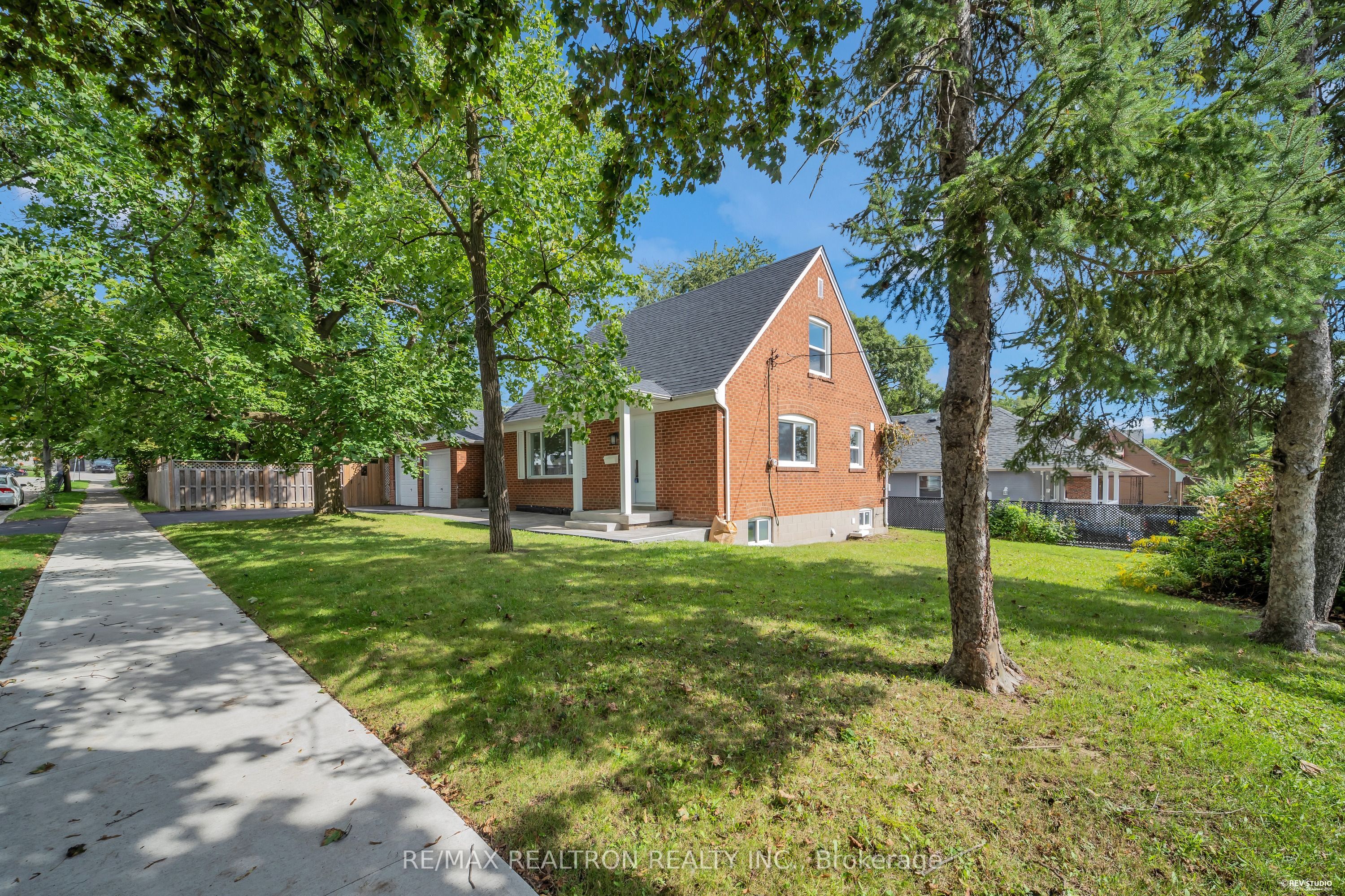 11 Harrow Drive Property Photo 2