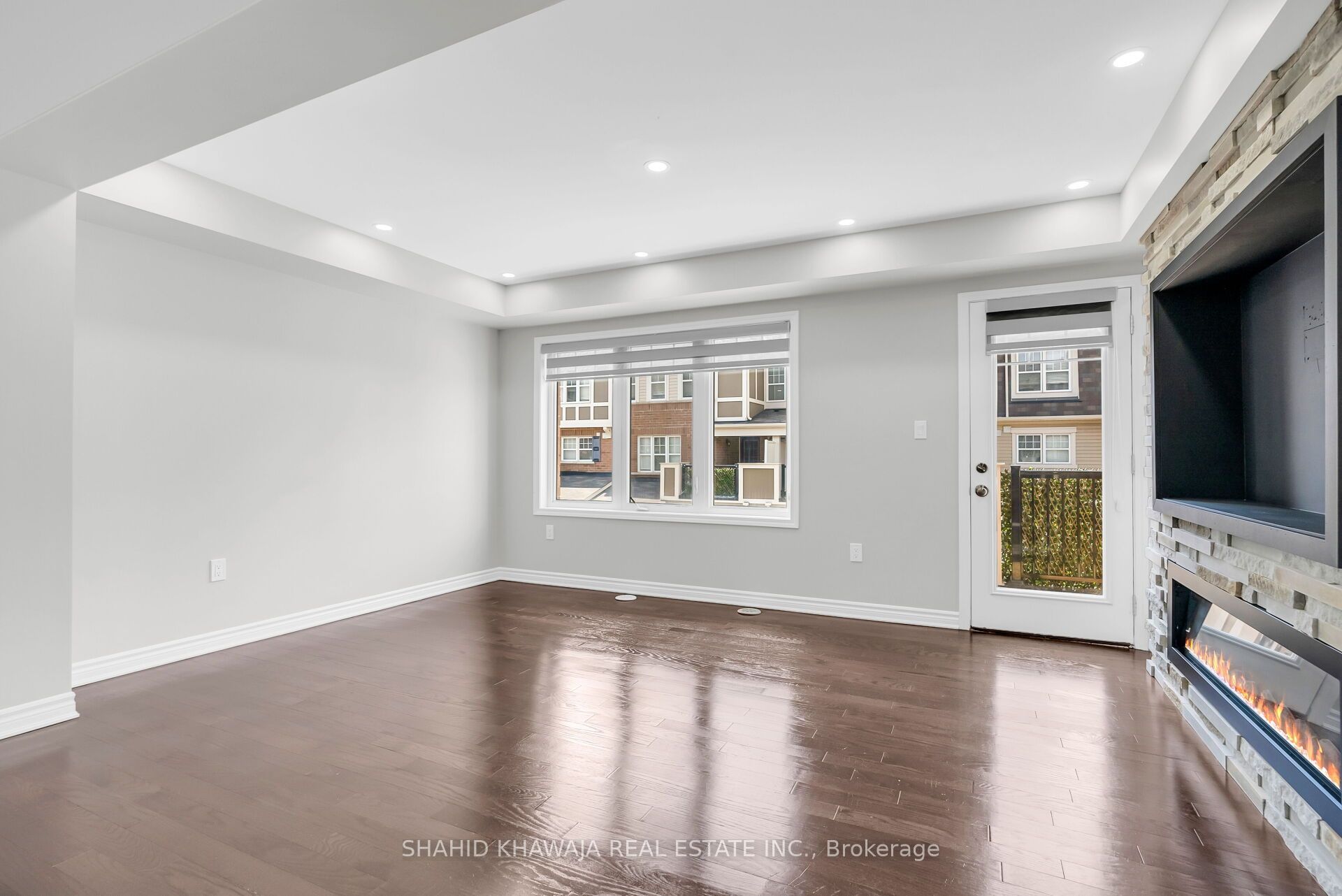 1000 Asleton Boulevard 87 Property Photo 14