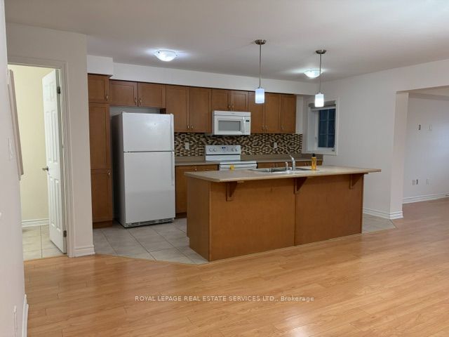 1625 Gainer Crescent Property Photo 7