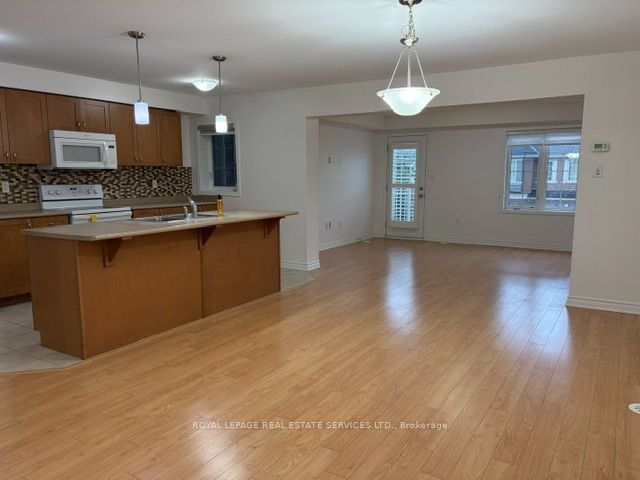 1625 Gainer Crescent Property Photo 10